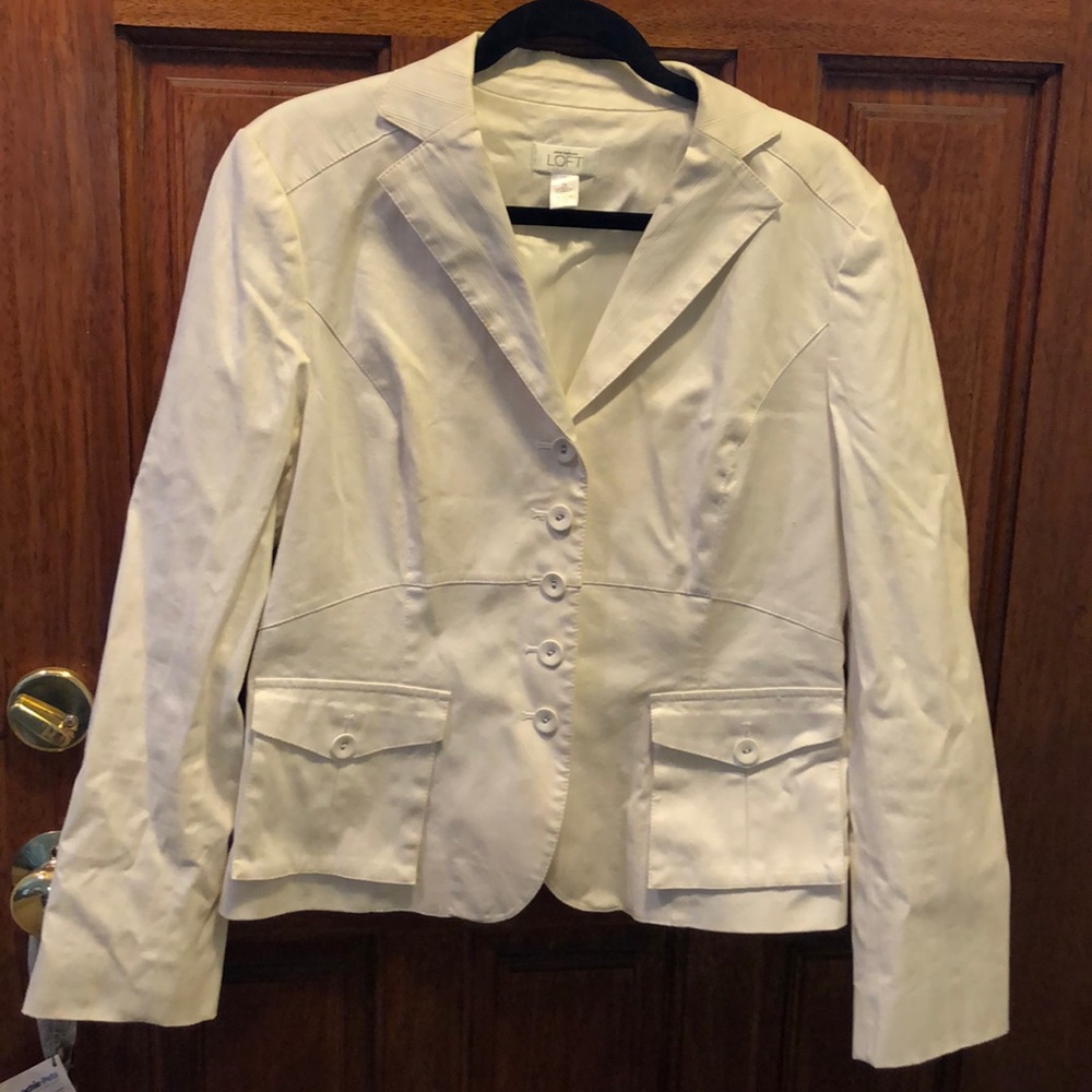 Ann Taylor Loft White on White searsucker blazer